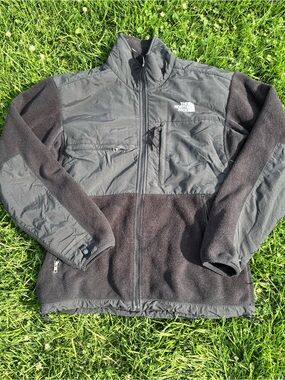 The North Face Men’s Black Hybrid Fleece Jacket